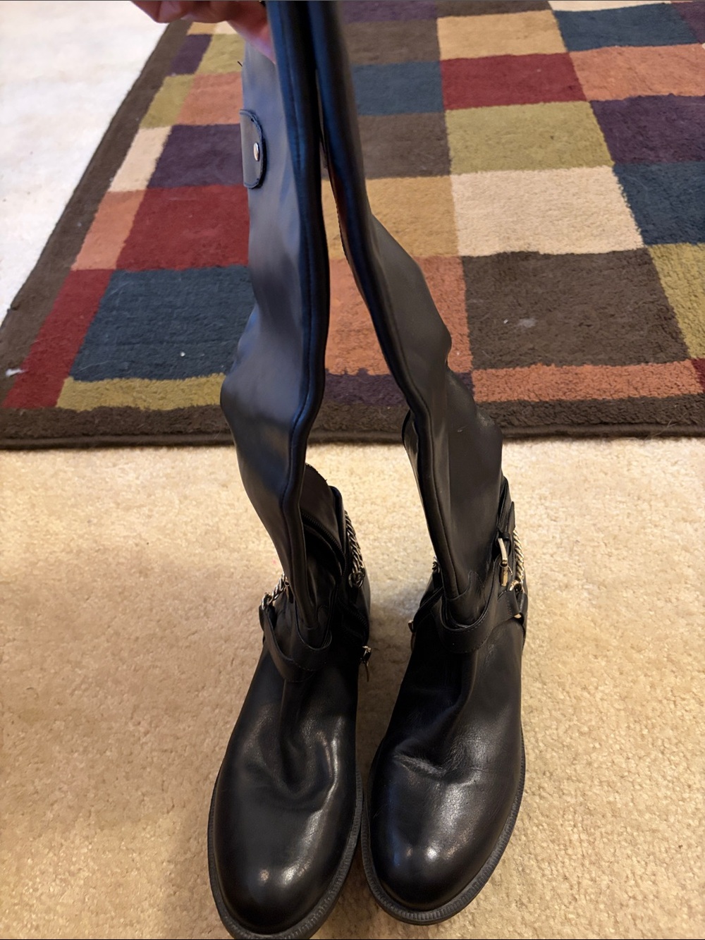 Enzo Angioluni Black Leather Knee-High Riding Boots with Chain Detail - Picture 3 of 8